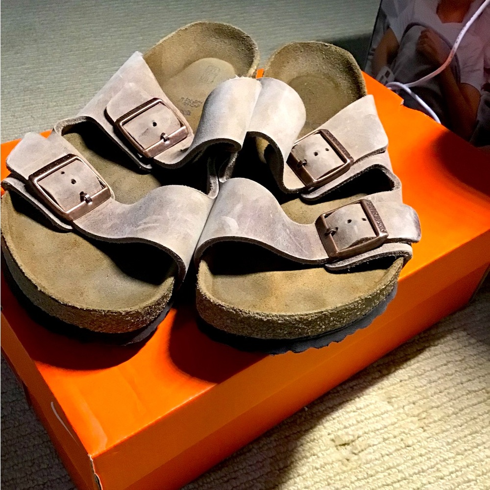 BirkenStock’s Sandals Arizona (Tobacco Brown) Size US Men’s 12